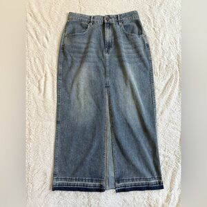 Happily Grey Long Jean Skirt High Front Slit Raw Hem Women’s Size 5/26 EUC